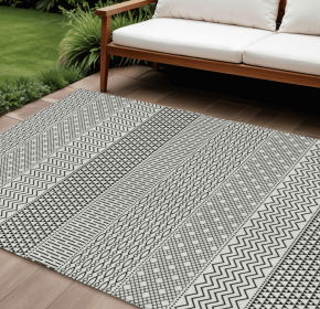 8' X 10' White And Black Chevron Washable Indoor Outdoor Area Rug